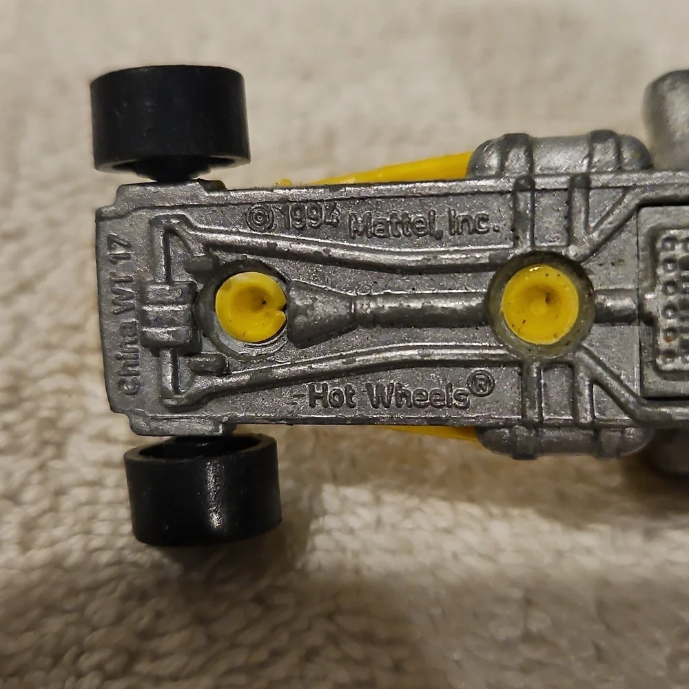 Hot Wheels 1994 yellow